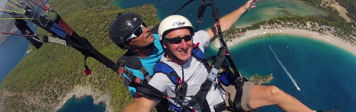 Подарочный сертификат Полет на параплане с видеосъемкой на камеру GoPro в тандеме с инструктором для одного человека + фотографирование Подарочный сертификат Полет на параплане с видеосъемкой на камеру GoPro в тандеме с инструктором для одного человека + фотографирование23 февраля<br>Покружите над землей на большой высоте, получите массу эмоций и обзаведитесь новым видео и фотоальбомом с шикарными фотками!<br><br>Номинал: None<br>Тип подарка: Физический<br>Город (для эмоций): Москва<br>Как воспользоваться?: <ul class=circleListBig><br>Что будет происходить?: <p><br>Количество участников: 1 участник<br>Сезонность: Круглый год<br>Продолжительность: До 3 часов<br>Где проходит?: На свежем воздухе<br>Вид эмоций: Экстрим<br>Для кого: Мужчине, Девушке<br>Повод: На День Рождения